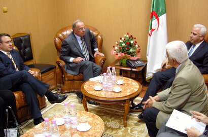 v.l.: Dr. Georg Nüsslen, Dr. Randolf Rodenstock, Noureddine Moussa, algerischer Minister für Wohnungsbau